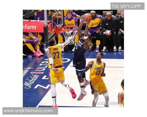 活塞与湖人精彩对决全场回放重温比赛精彩瞬间与关键时刻